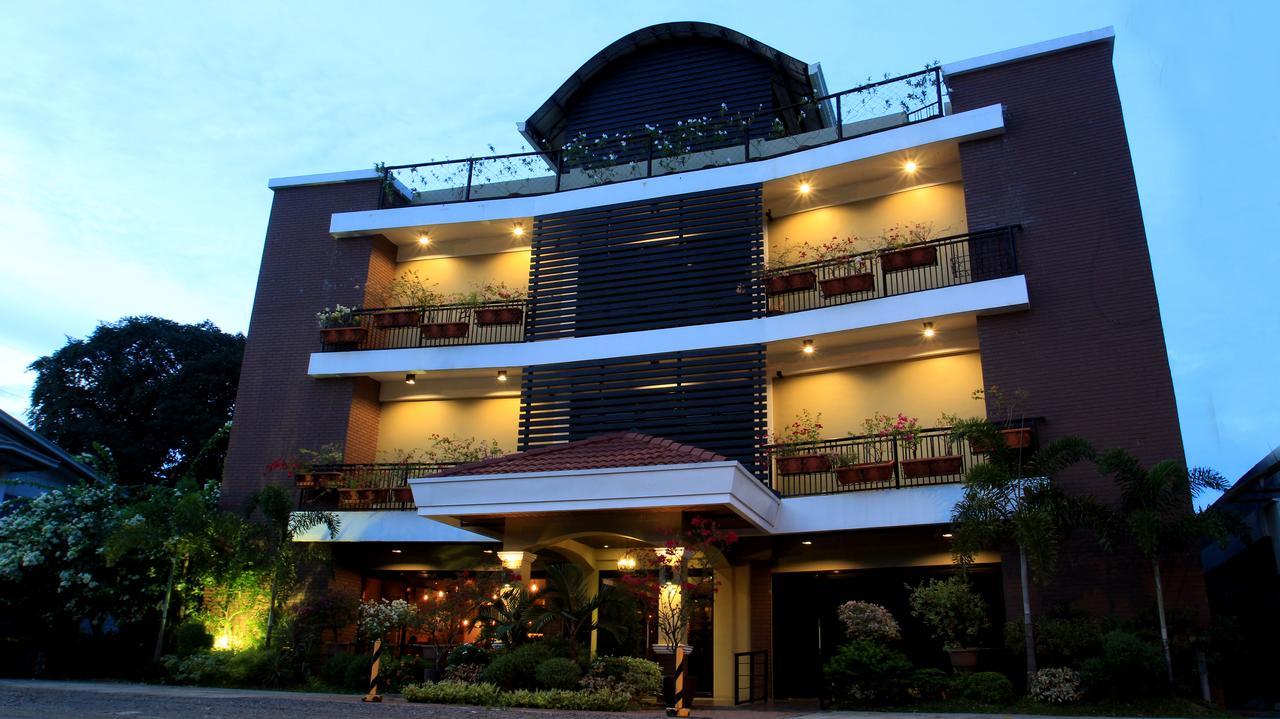 North Garden Suites Davao Exterior photo